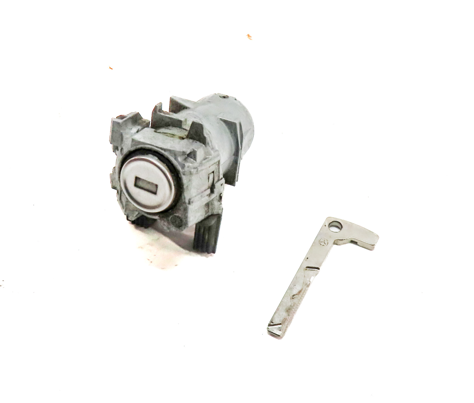 2018 MERCEDES GLS450 (X166) FRONT LEFT DRIVER DOOR HANDLE LOCK CYLINDER w/ KEY — exact item pictured